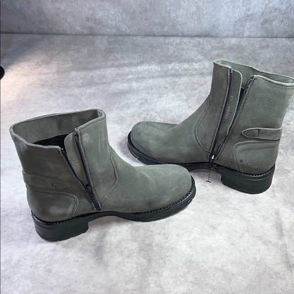 NWOT La Canadienne Gavan US 6 1/2 Gray Suede Waterproof Ankle Boot - Picture 11 of 12